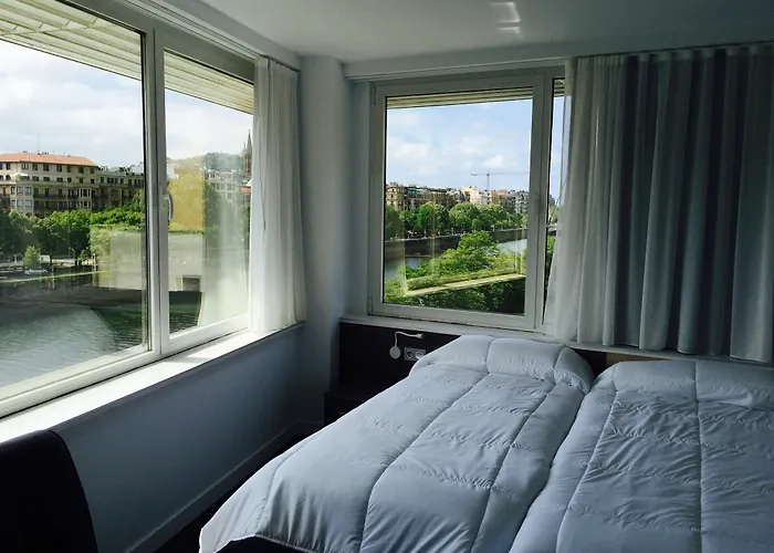 Riberas Del Urumea בית הארחה 3*